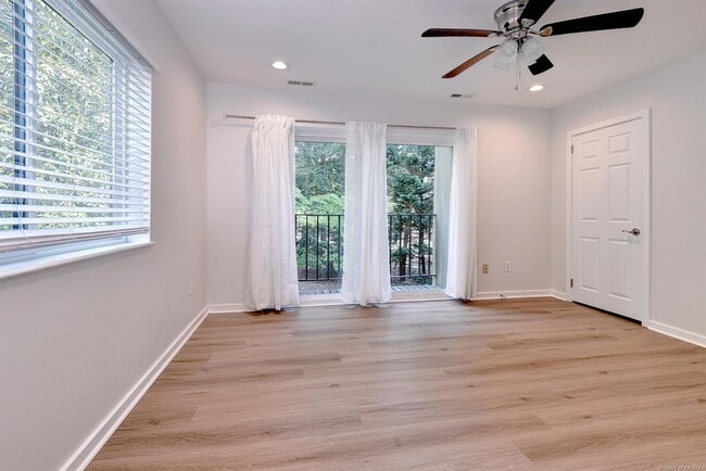 Building Photo - 106 Harrops Glen
