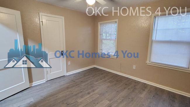 Building Photo - Move In Special!  3 Bedroom, 1 Block South...