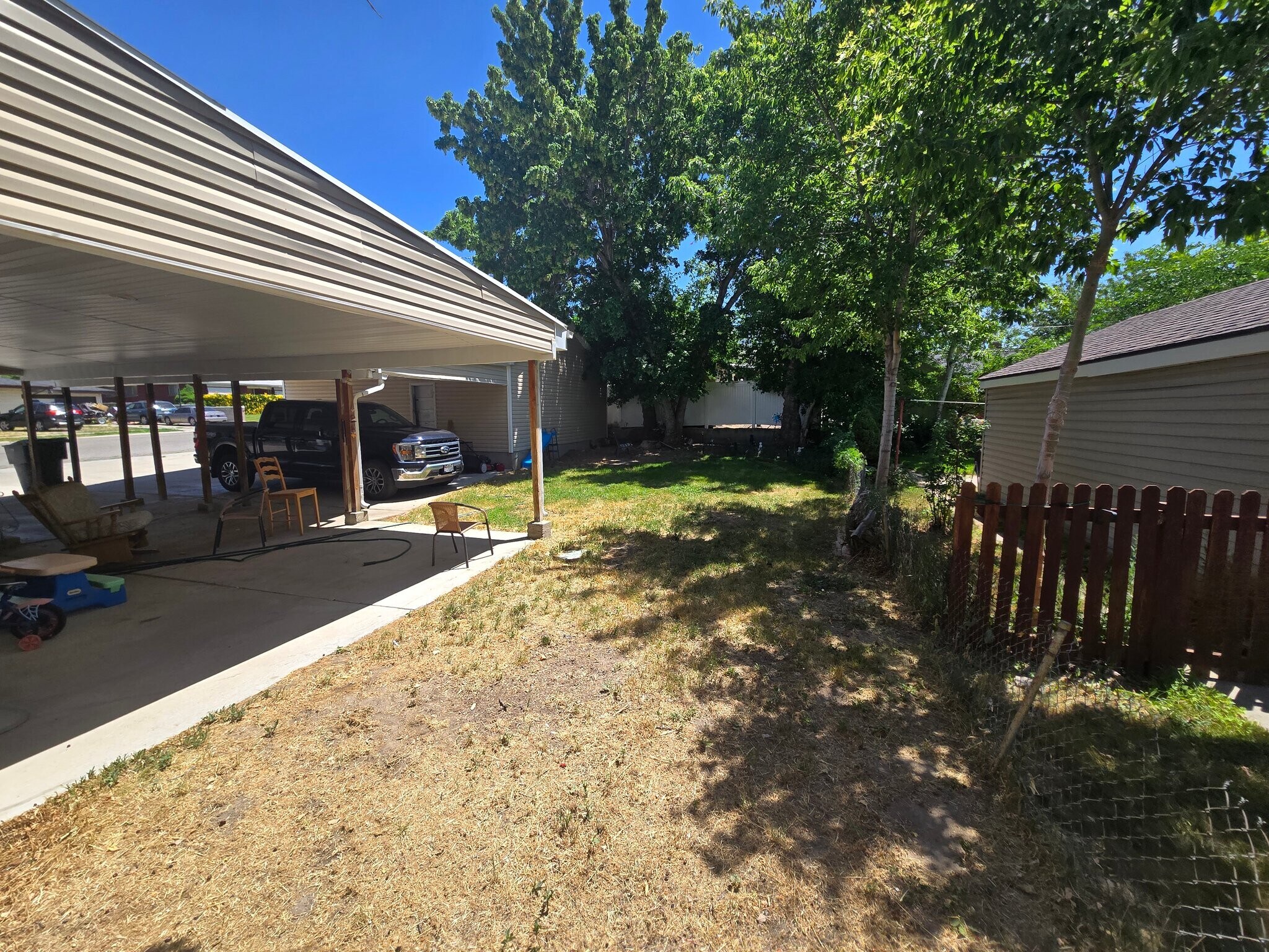 Building Photo - 509 W 200 S