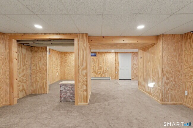 Building Photo - 142 N Taylor Ave