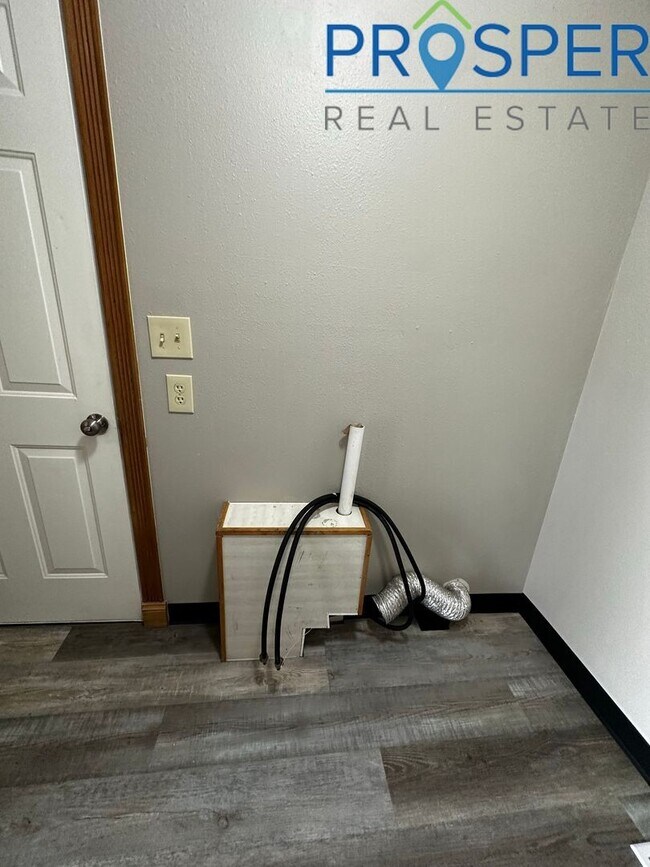 Building Photo - WO647X