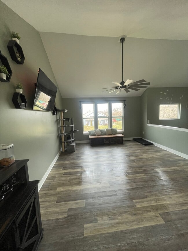 Building Photo - 1010 Deer Run