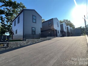 Building Photo - 412 N 4th St