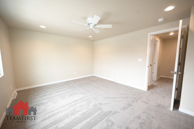 Building Photo - 2022 Terry Ln