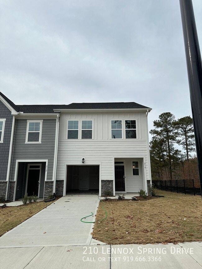 Building Photo - 210 Lennox Spring Dr