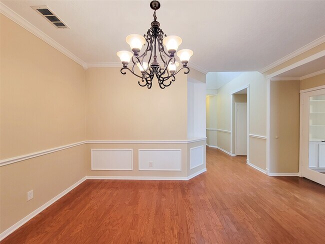 Building Photo - 3014 Millers Oak Ln