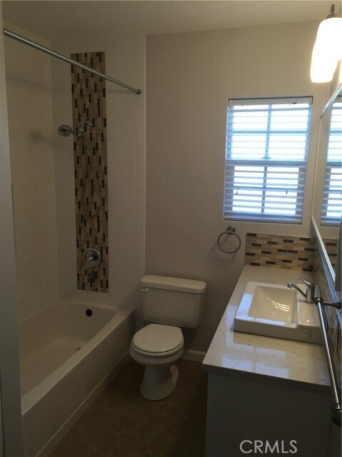 Building Photo - 4216 E 15th St