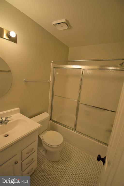 Building Photo - 8243 Cedar Landing Ct