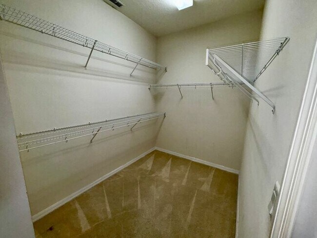 Building Photo - 4 Bedroom 3 bath Vista Lakes Home with a Fenced Backyard!