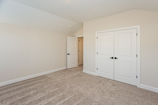 Building Photo - 136 Adams Tree Wy