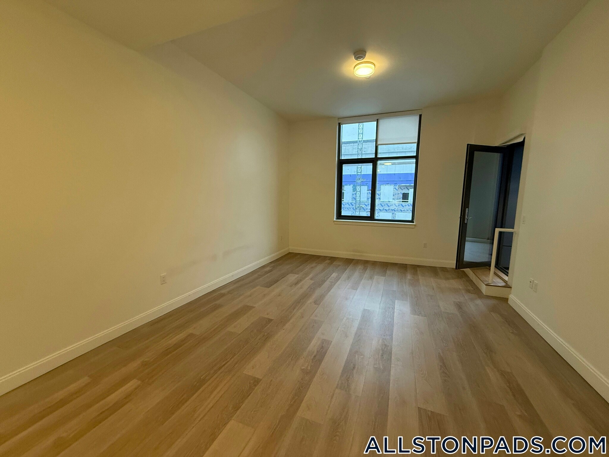 Building Photo - 1079 Commonwealth Ave