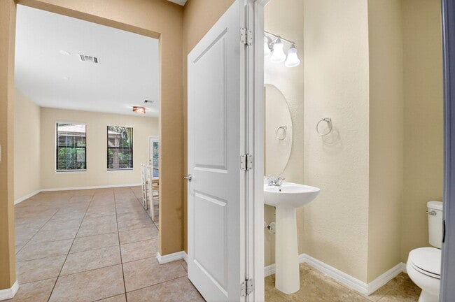 Building Photo - 2833 Troubadour St