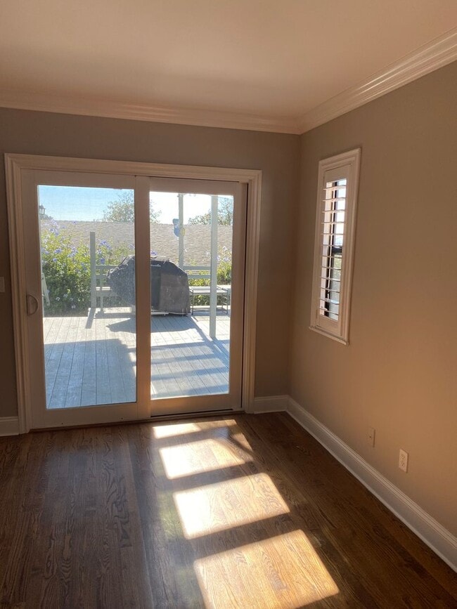 Building Photo - Beautiful Home in the Ventura Foothills