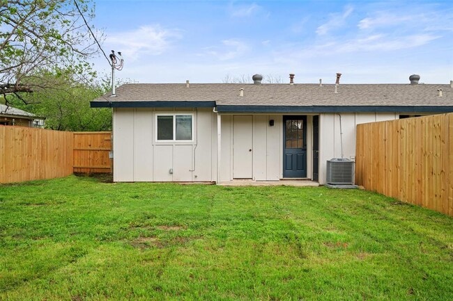 Building Photo - 4904 Hawk Cove