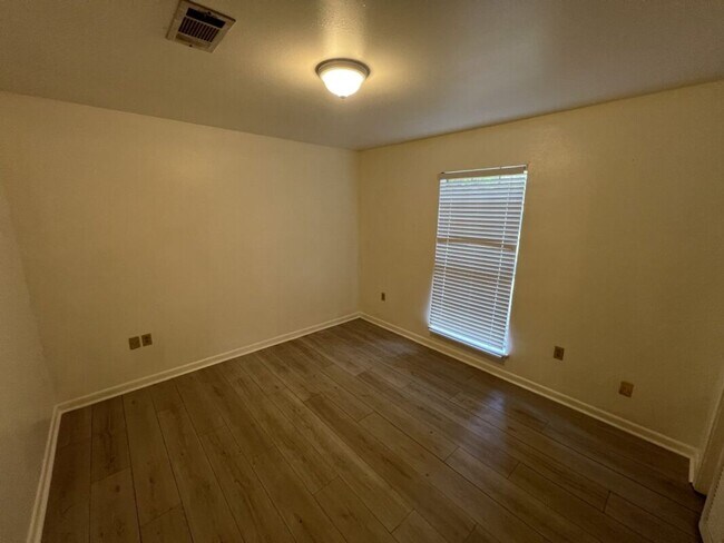 Building Photo - 8823 Cefalu Dr