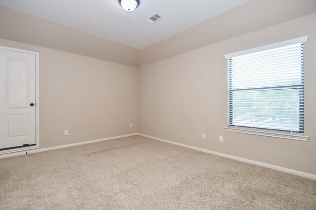 Building Photo - 6034 Gracys Landing Ln