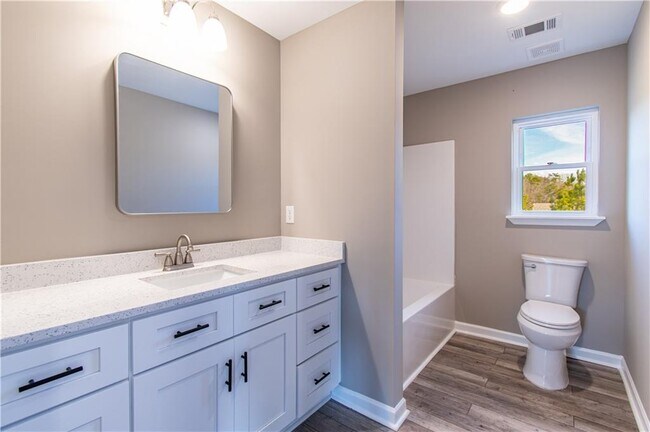 Building Photo - 115 Pinto Ln