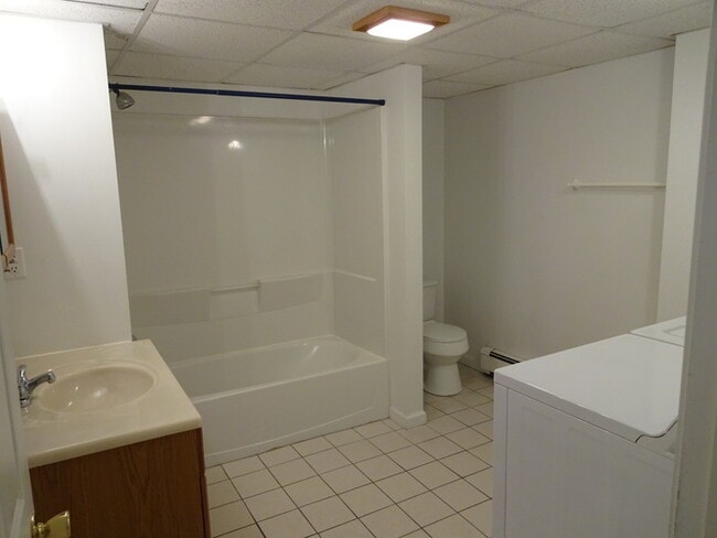 Building Photo - Two bedroom Apartment