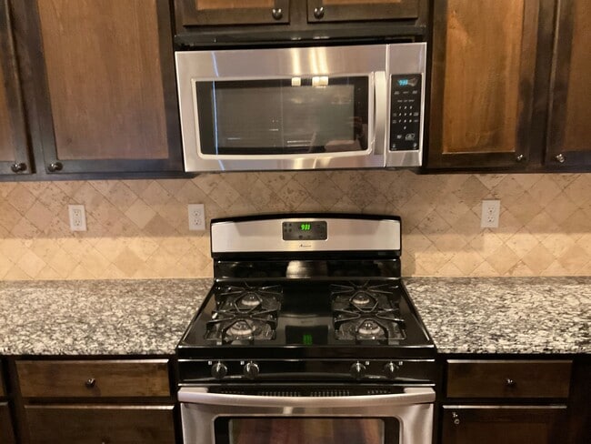 Building Photo - 20535 Autumn Trail