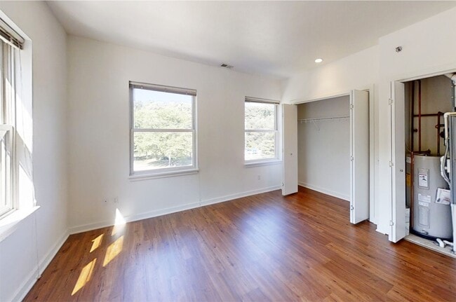 Building Photo - 401 Cranberry St