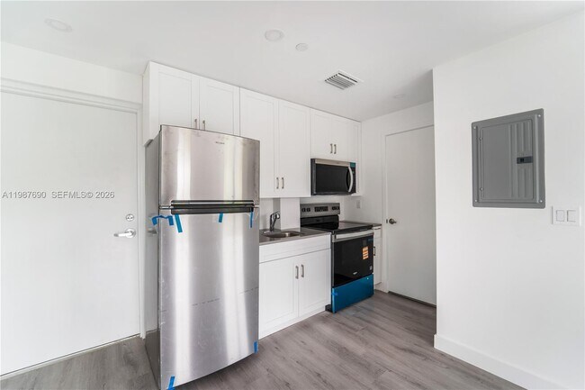 Building Photo - 1165 NW 8th Ave