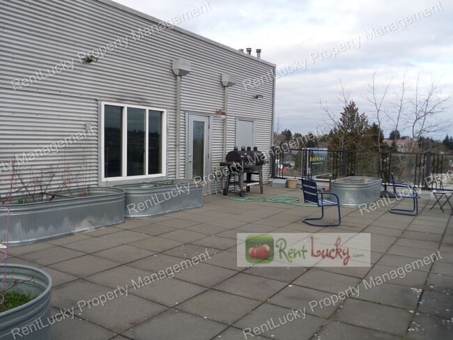 Building Photo - GREAT VIEWS! Lovely 2-Bedroom, 2 Bath Condo in Fantastic Fremont Area w/Garage Parking!!