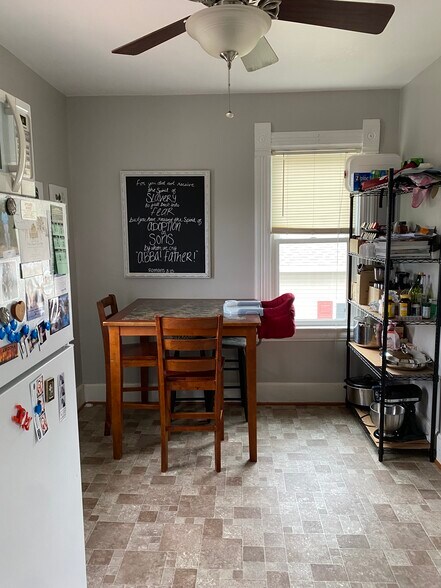 Building Photo - 10988 Ridge St