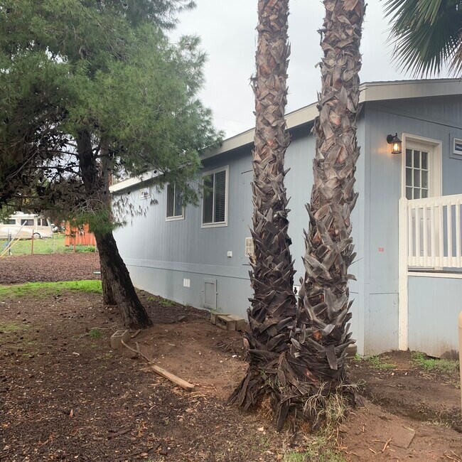 Building Photo - 2465 Melru Ln