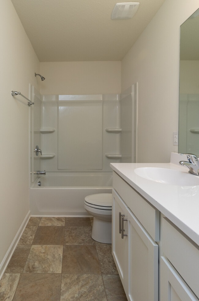 Building Photo - 4831 Birchcrest Ln