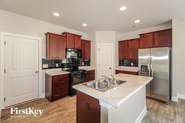 Building Photo - 1810 Cedar Oaks Ln