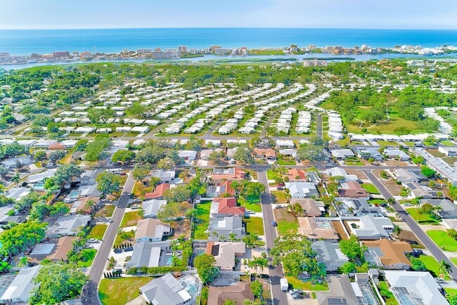 Building Photo - 3-Bedroom, 2-Bath Seminole Home – Fully Furnished & Move-In Ready!