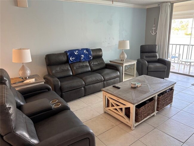 Building Photo - 7540 Bay Island Dr S