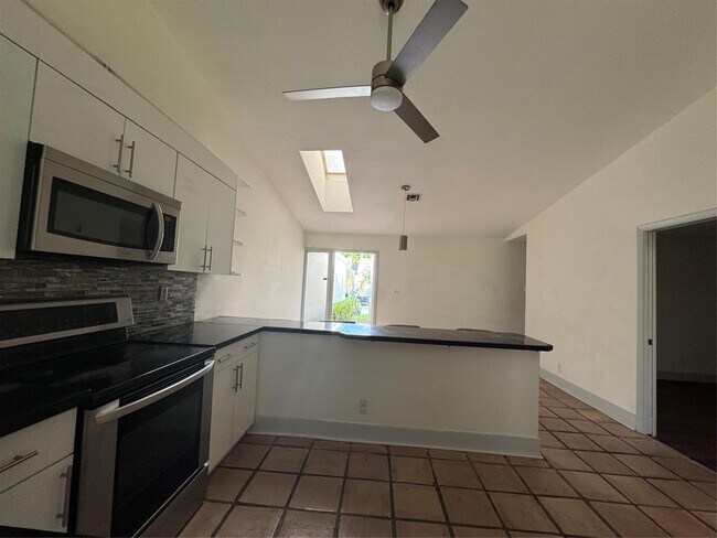 Building Photo - 5161 NW 11th Ln