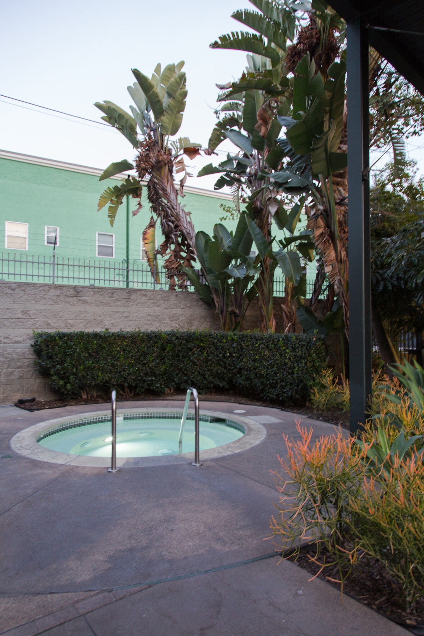 Building Photo - 420 S San Pedro St