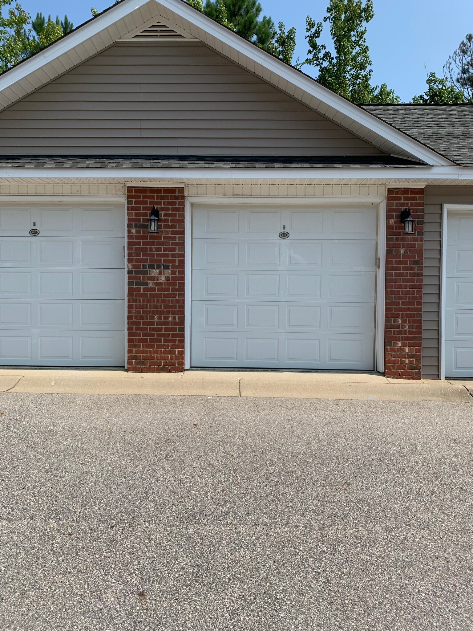 Building Photo - 616 Marshtree Ln