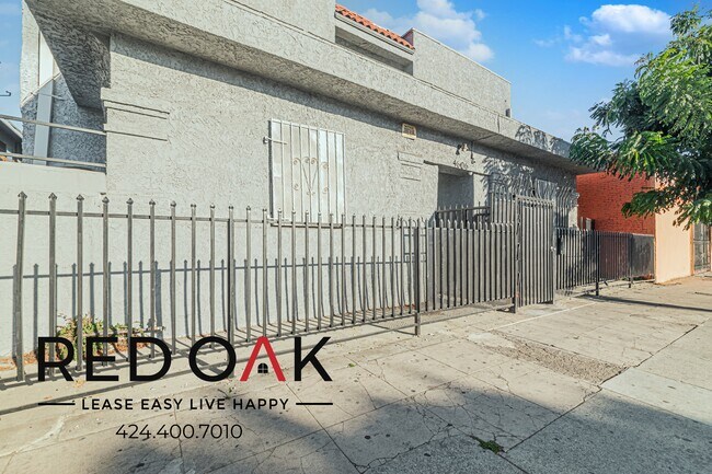 Building Photo - 4606 S Vermont Ave