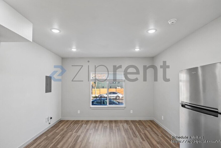 Building Photo - 3216 California St