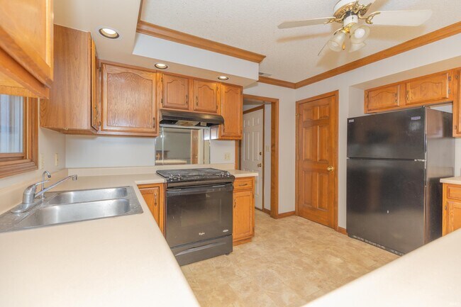 Building Photo - 2939 Woodside Ct