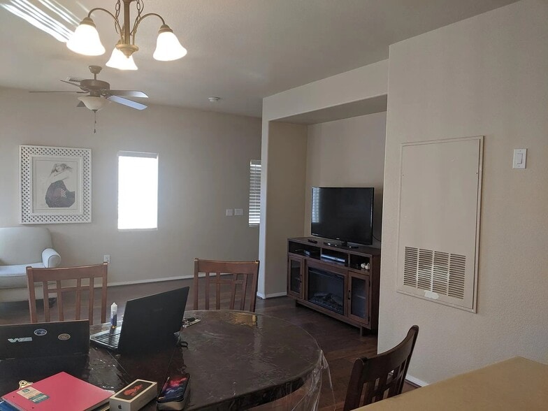 Building Photo - 3805 Juno Beach St