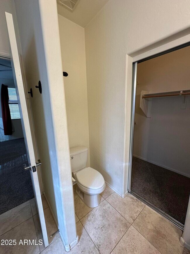 Building Photo - 2653 E Canyon Creek Dr