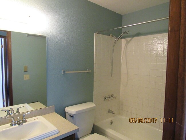 Building Photo - 747 Elder Ct