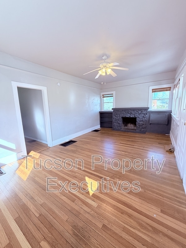 Building Photo - 1245 N 1st Ave