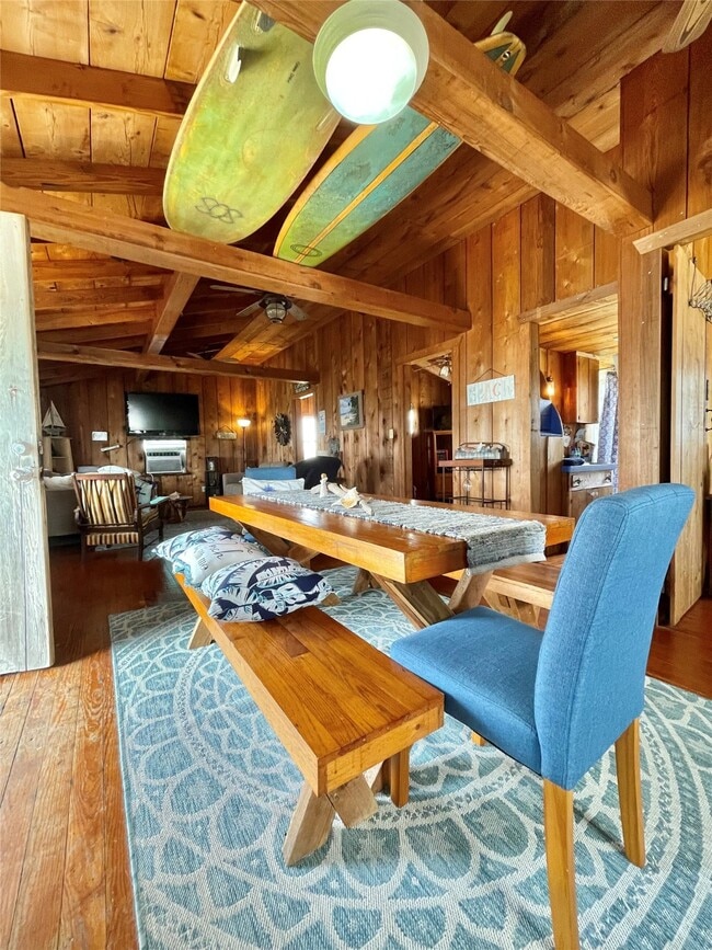 Building Photo - 1111 Surf Dr