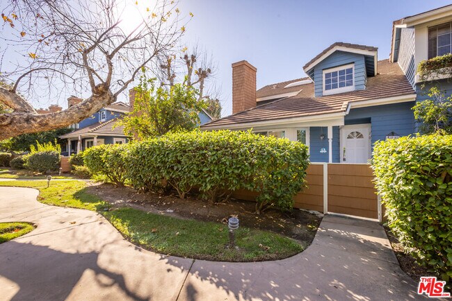 Building Photo - 18721 Hatteras St