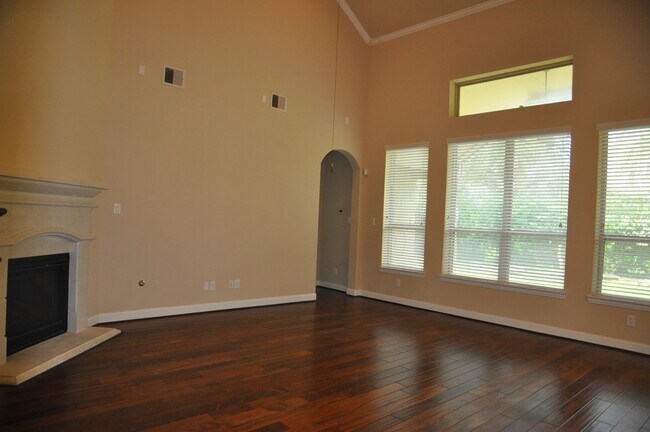 Building Photo - 27619 Lodgemist Ct