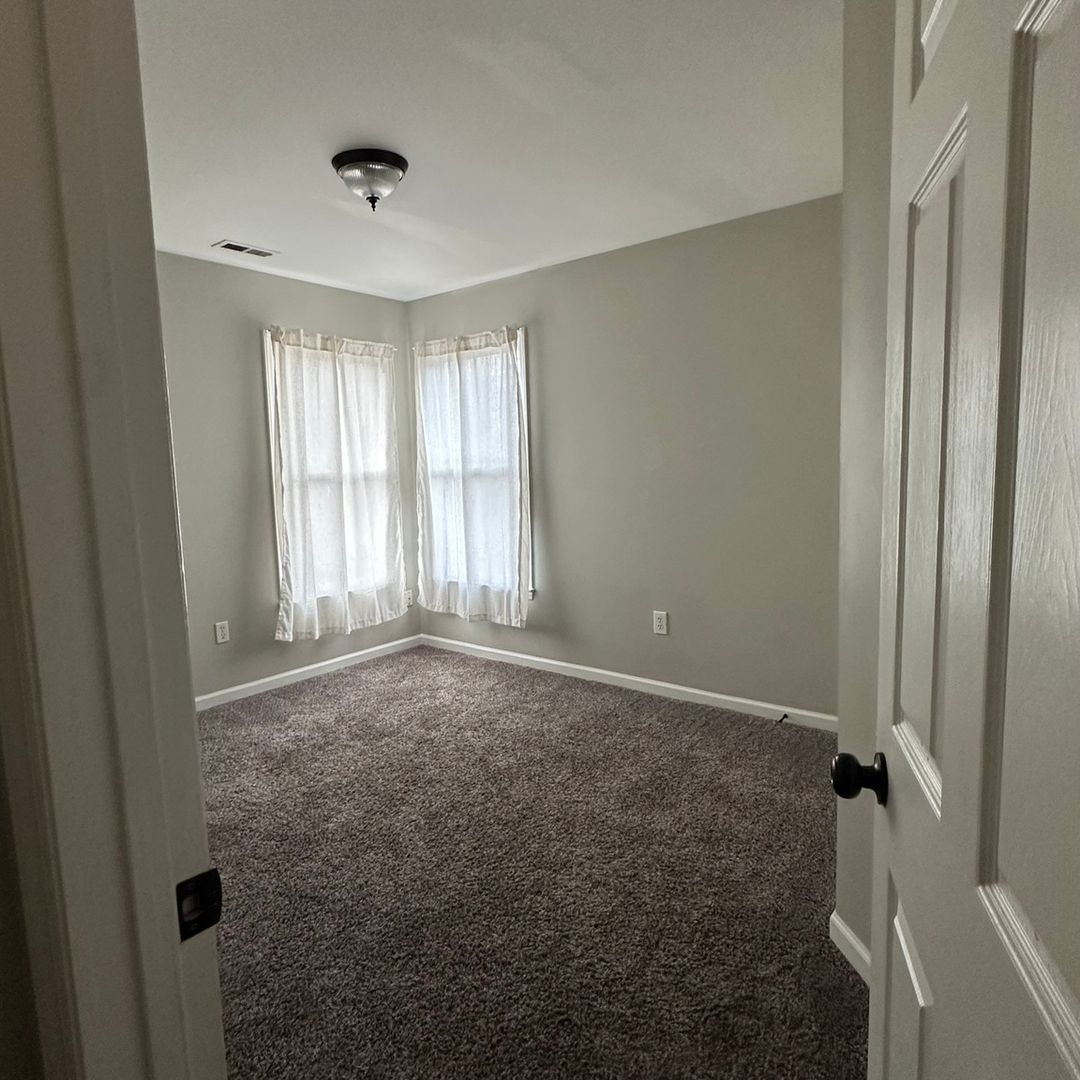 Building Photo - 509 Westminster Dr