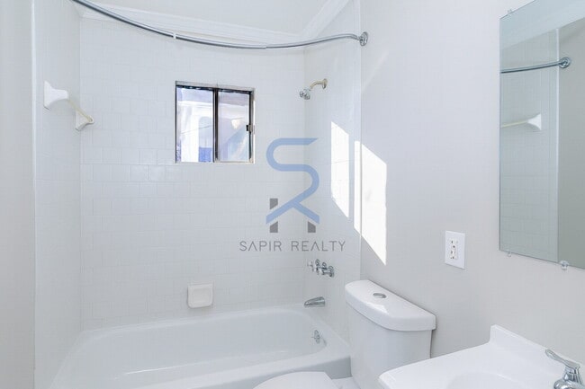 Building Photo - City Living Made Easy – 2BR in Vibrant Peoplestown