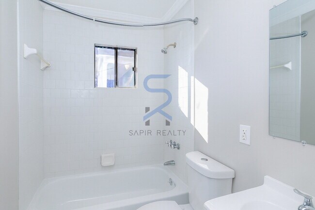 Building Photo - PRE-LEASING: Charming 2-Bedroom Urban Retreat in the Heart of Atlanta – Cozy 800 Sq Ft Gem!"