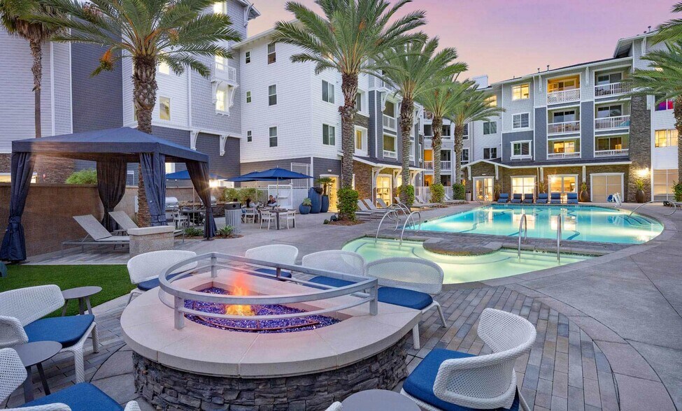 Building Photo - Beach & Ocean