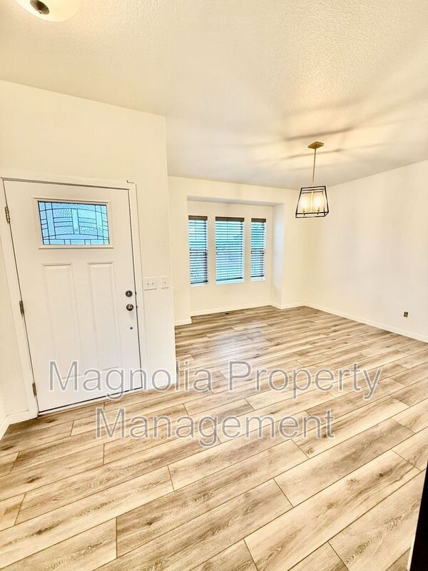 Building Photo - 3333 Bright Moon Dr